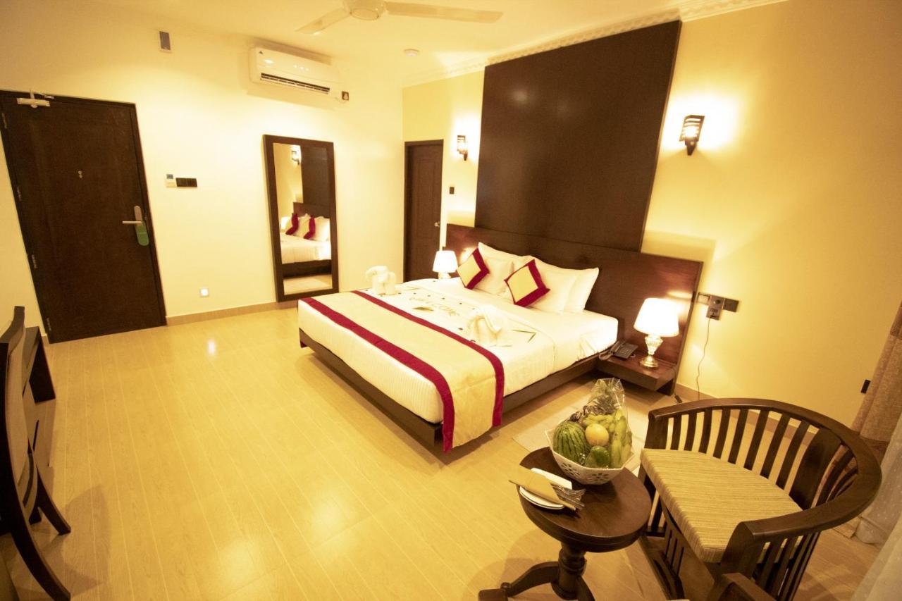 มานารา บีช Hotel เบอร์อูวาลา ภายนอก รูปภาพ