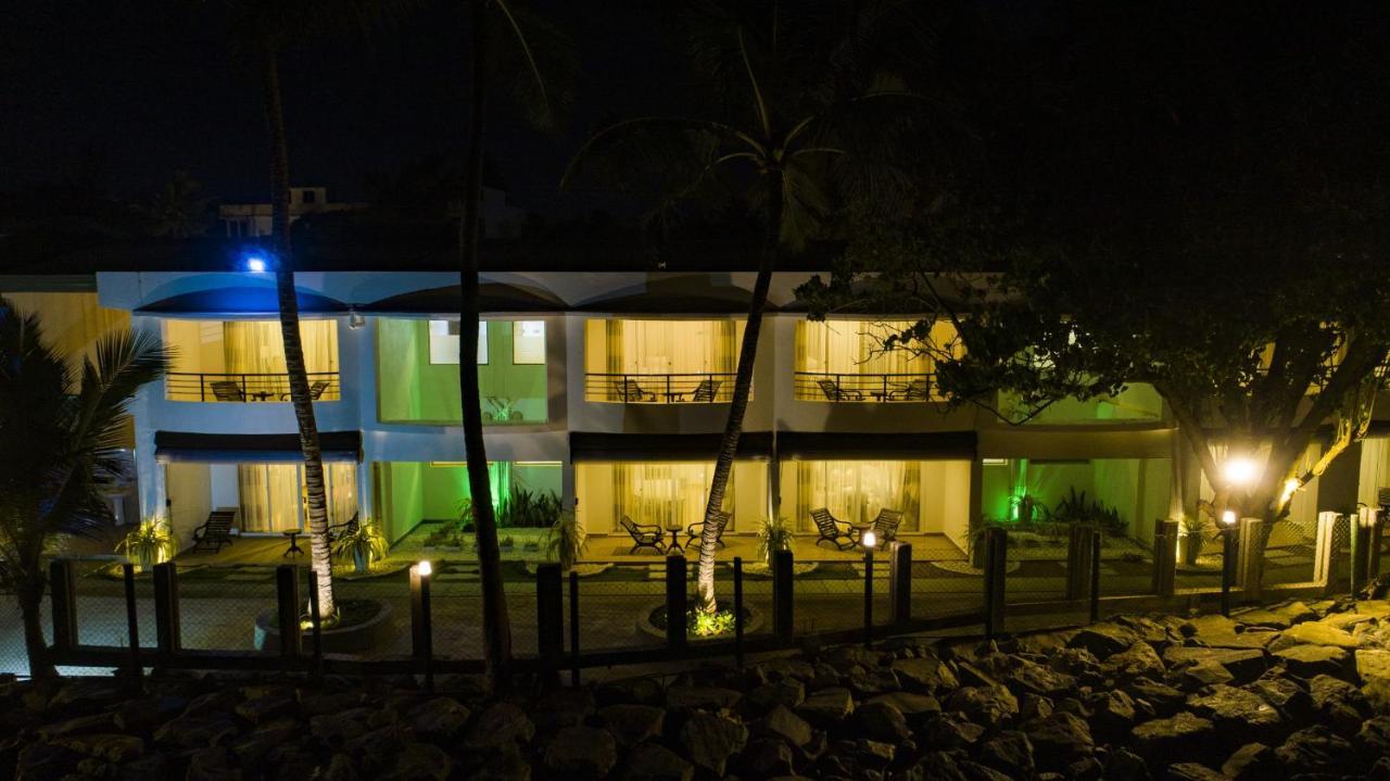 มานารา บีช Hotel เบอร์อูวาลา ภายนอก รูปภาพ