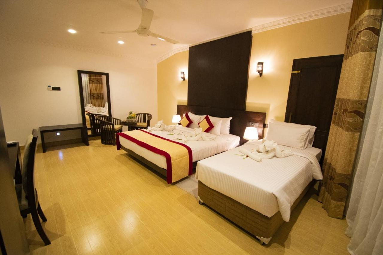 มานารา บีช Hotel เบอร์อูวาลา ภายนอก รูปภาพ